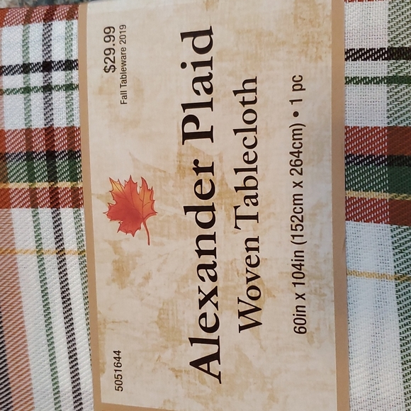 Hobby Lobby Table Cloth 60in x 104in - Picture 2 of 3